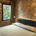 Bed & Breakfast Ponte Dante 4*