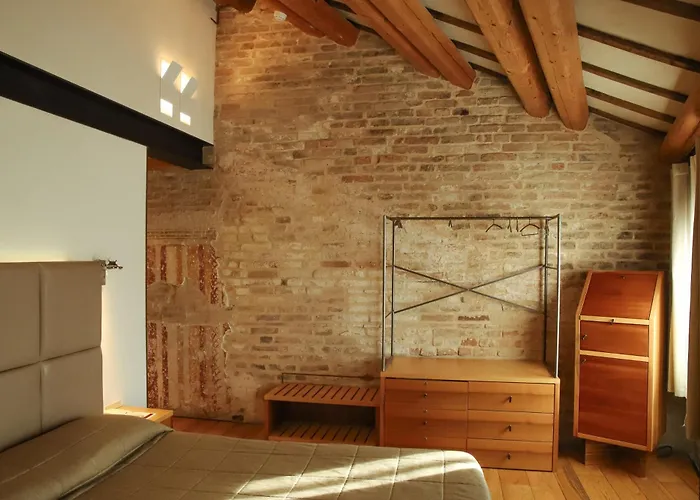 Ponte Dante Bed & Breakfast 4*